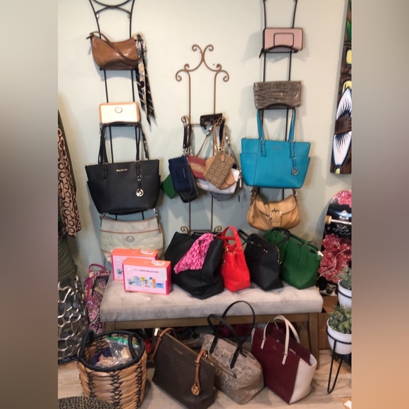 Welcome to my Closet! Follow me on TikTok & Instagram @leclairs_closet - Picture 10 of 11